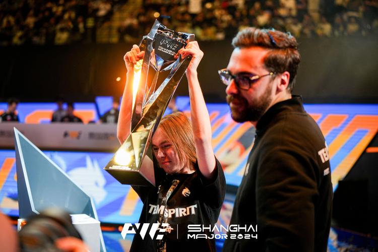 RNG官宣新赛季战队大名单 Bin 、Wei、Xiaohu 、GALA 、Ming、Bunny