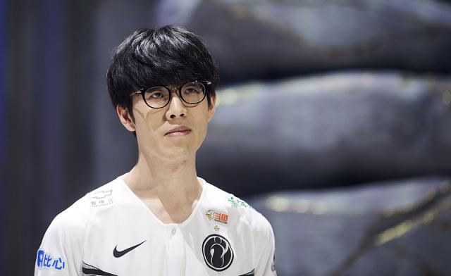 YOU离开 XLG Esports 因禁赛丑闻